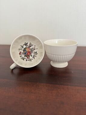 Wedgwood Edme Conway AK8384 Teacups Set of 2 Vintage England Floral Ribbed GUC